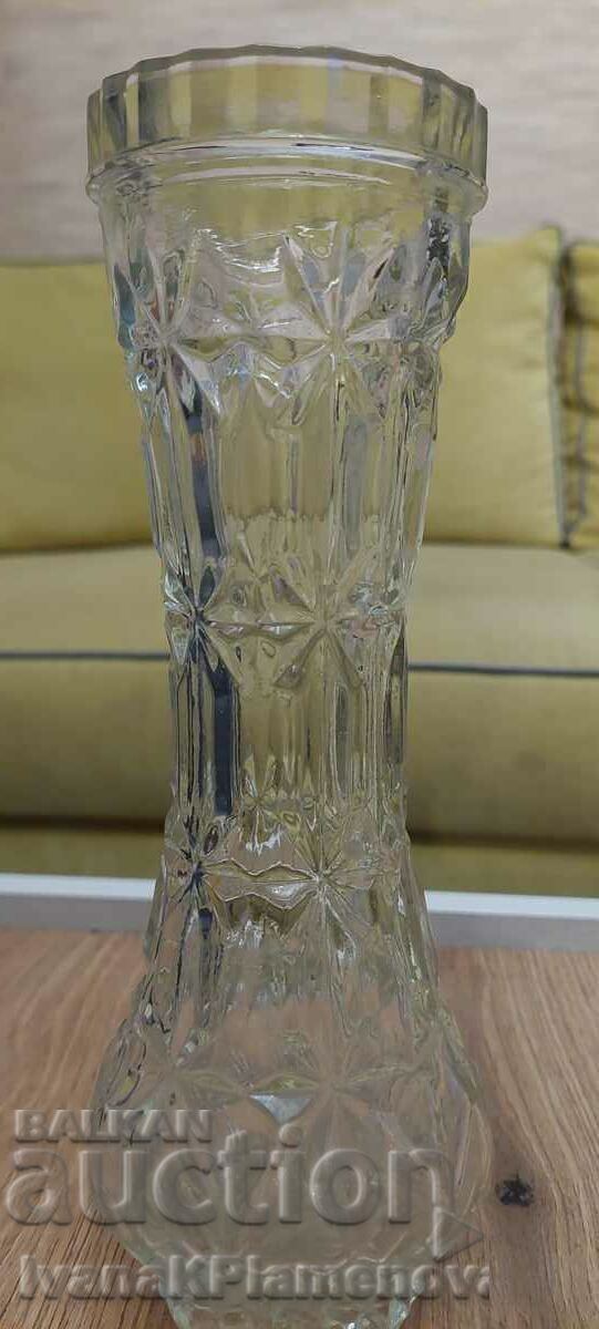 Delivery of Glass vase height 25cm