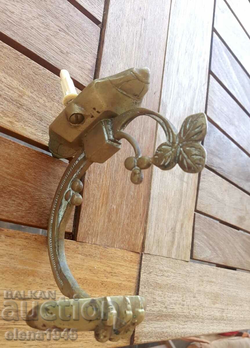 Bronze hanger with price 94.00 BGN | € 48.06 Bronze hanger with price 94.00 BGN | € 48.06