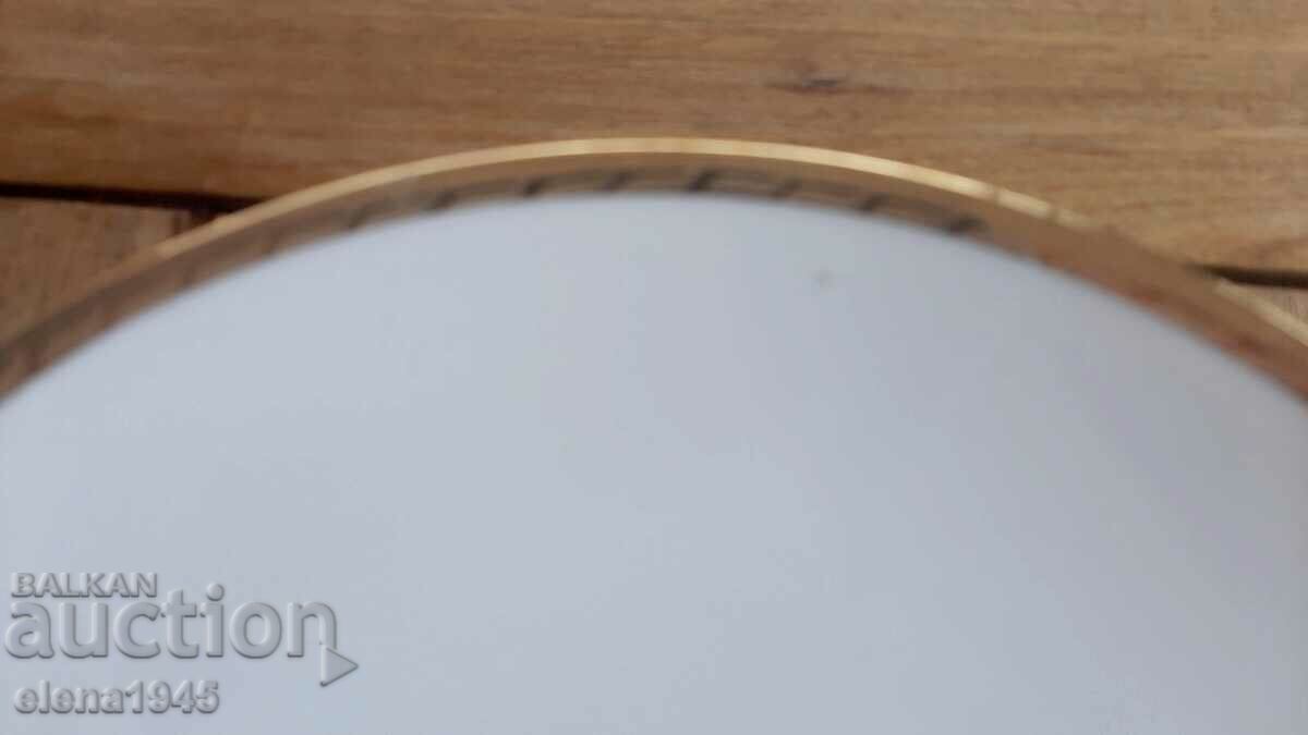 Auction Dessert plates Auction Dessert plates