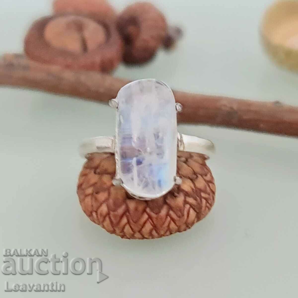 5219 Silver Ring with Moonstone