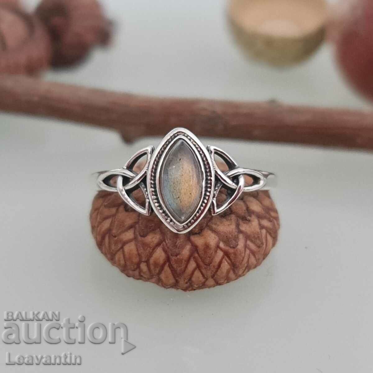 5220 Silver Ring with Labradorite