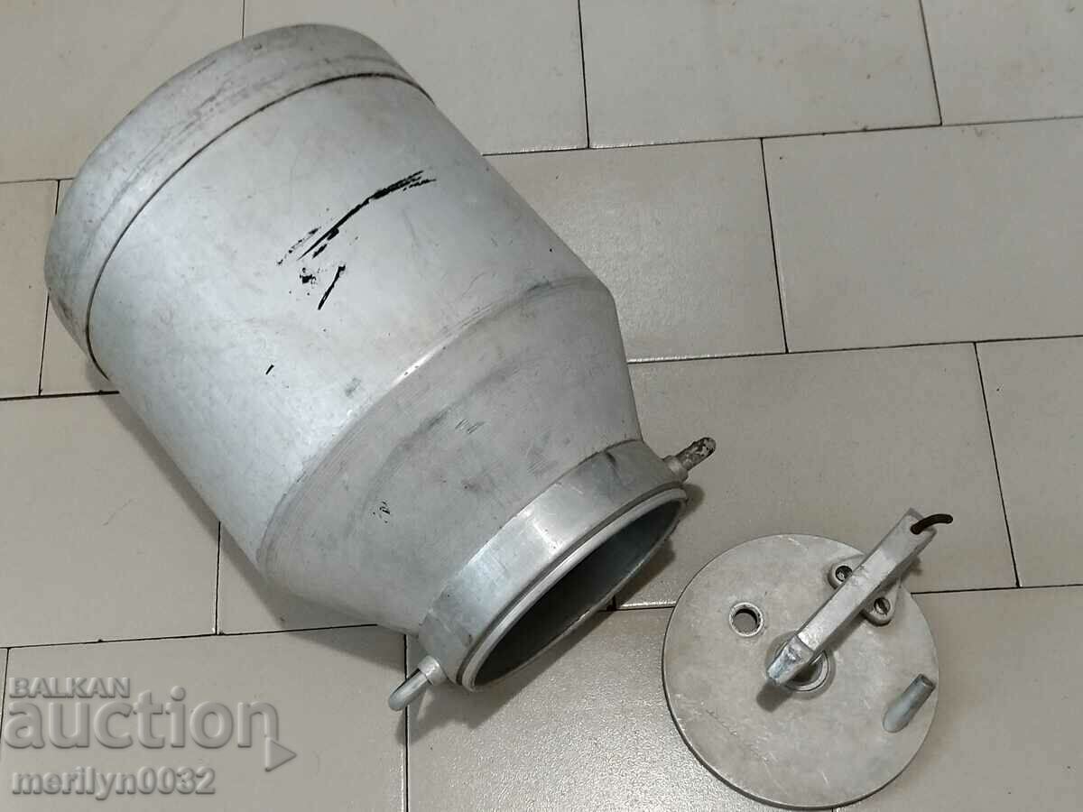 Canistra cu găleată pentru ulcior de lapte din aluminiu din metal vechi din URSS - 6 Canistra cu găleată pentru ulcior de lapte din aluminiu din metal vechi din URSS - 6