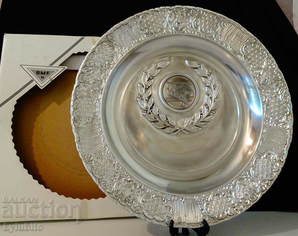 Enameled plate, panel, enameled wedding, 1 kg, 31 cm, engraving Enameled plate, panel, enameled wedding, 1 kg, 31 cm, engraving