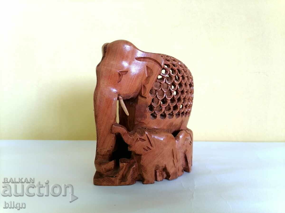 Great Wooden Figure Elephants From 0.01 St.