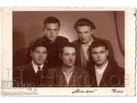 OLD PHOTO VARNA YOUNG MEN IN STUDIO POLLY PHOTO D056