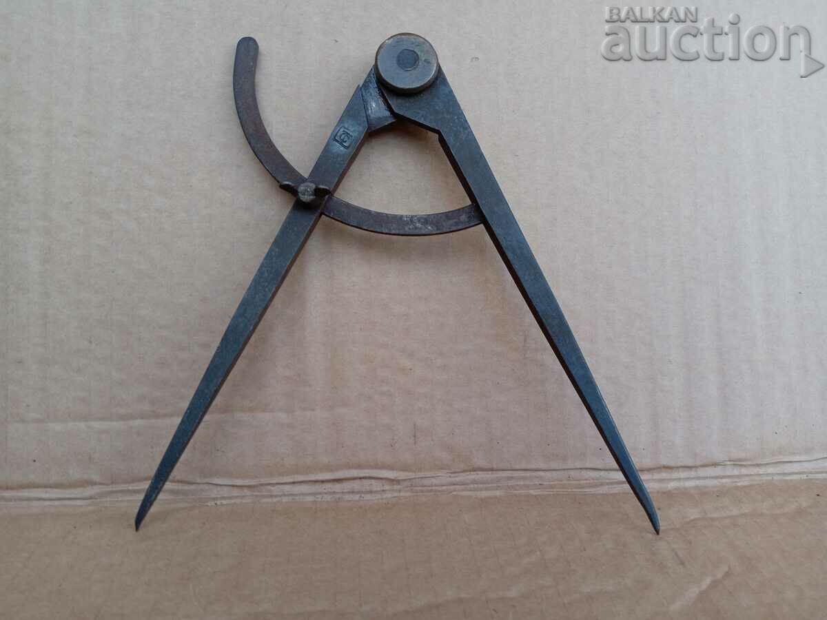 antique device metal compass with price 41.00 BGN | € 20.96 antique device metal compass with price 41.00 BGN | € 20.96