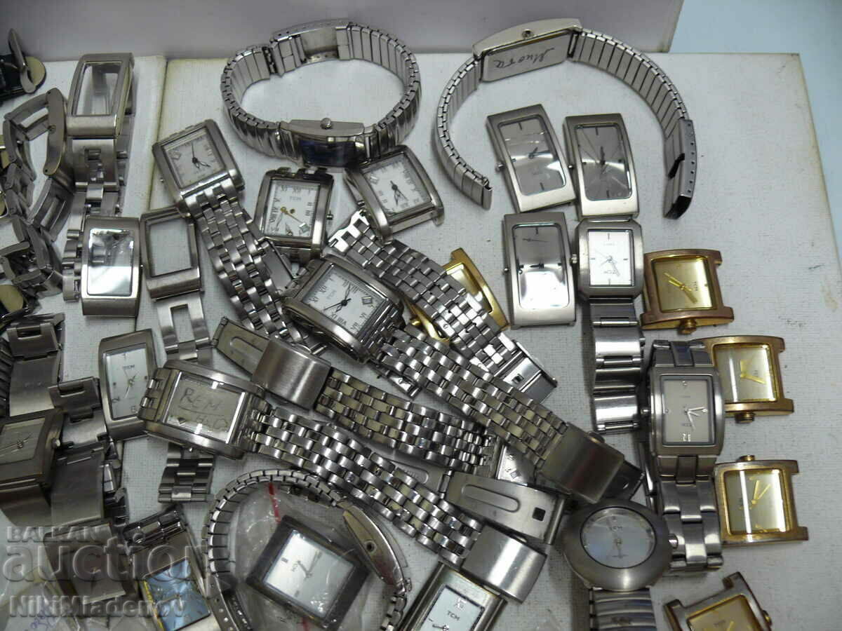 Auction  Lot of new cases for women's wristwatches