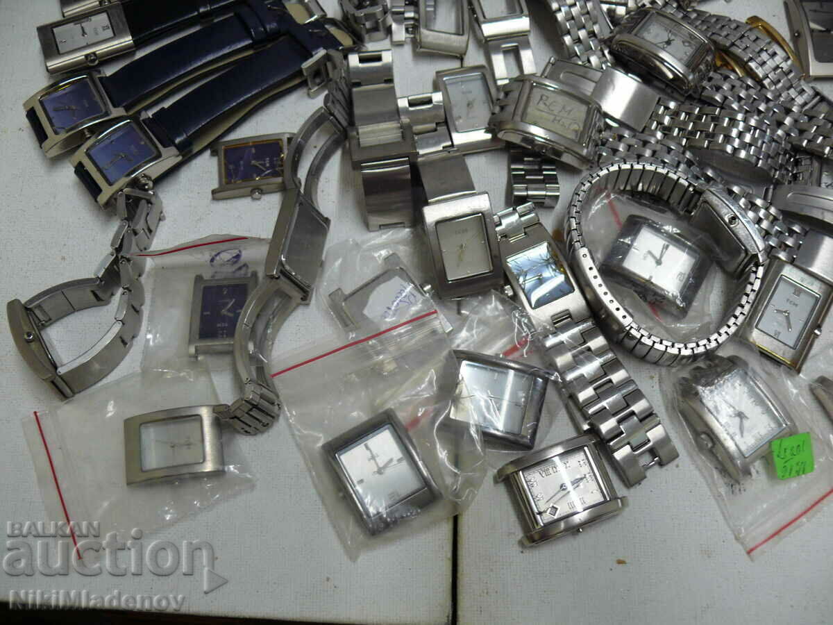 Delivery of Lot of new cases for women's wristwatches