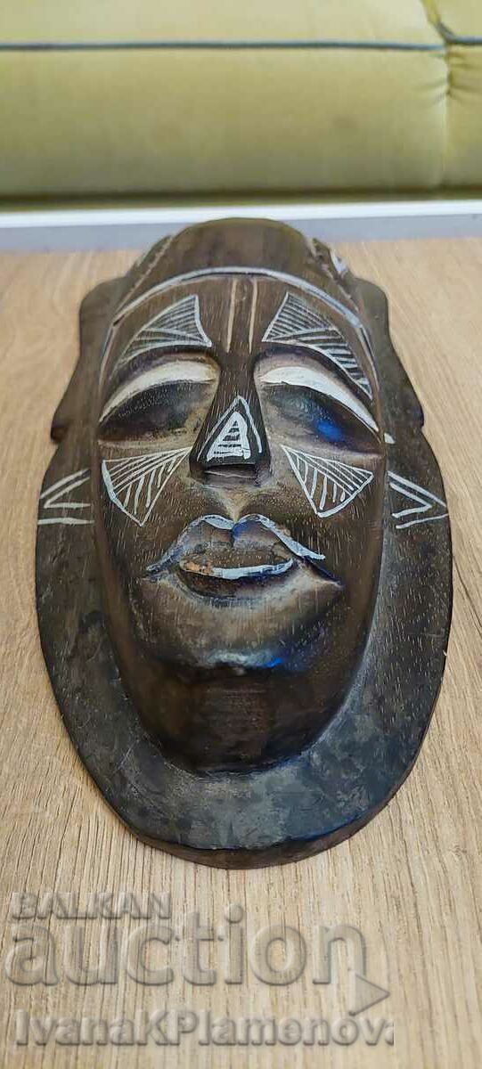 Mască Africa sculptată în lemn pentru colecționari cu preț € 18.00 | 35.21 BGN
