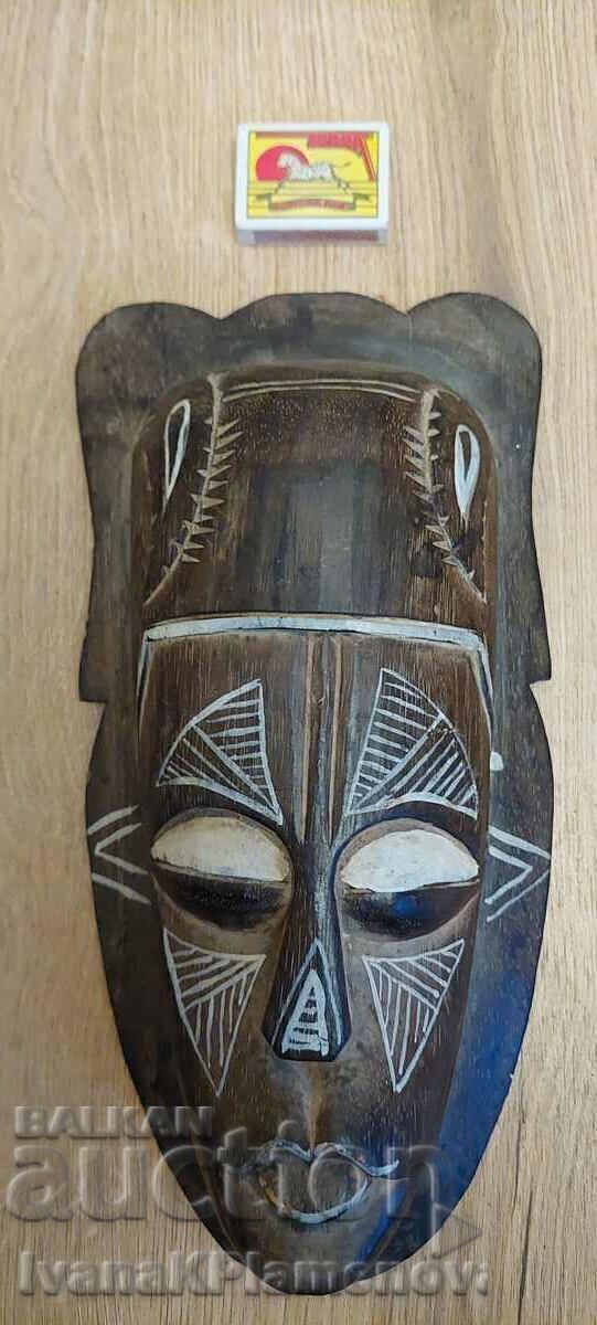 Mască Africa sculptată în lemn pentru colecționari - 5 Mască Africa sculptată în lemn pentru colecționari - 5