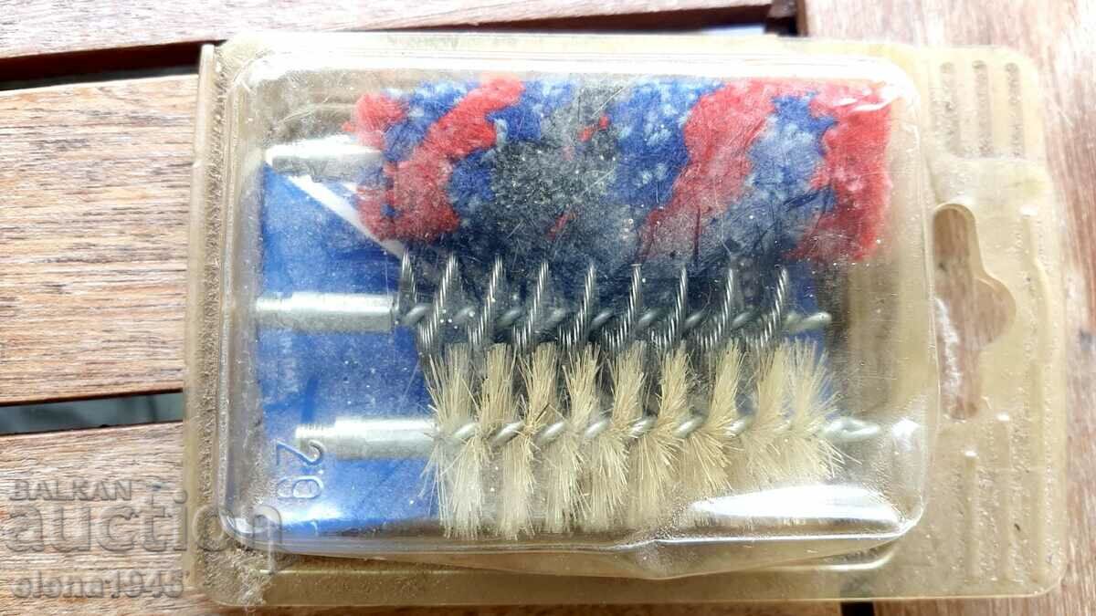 Kit de curățare a puștii cu preț 70.00 BGN | € 35.79 Kit de curățare a puștii cu preț 70.00 BGN | € 35.79