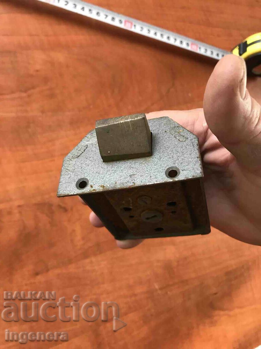 Auction CUT DOOR LOCKING MECHANISM FROM SOCA Auction CUT DOOR LOCKING MECHANISM FROM SOCA