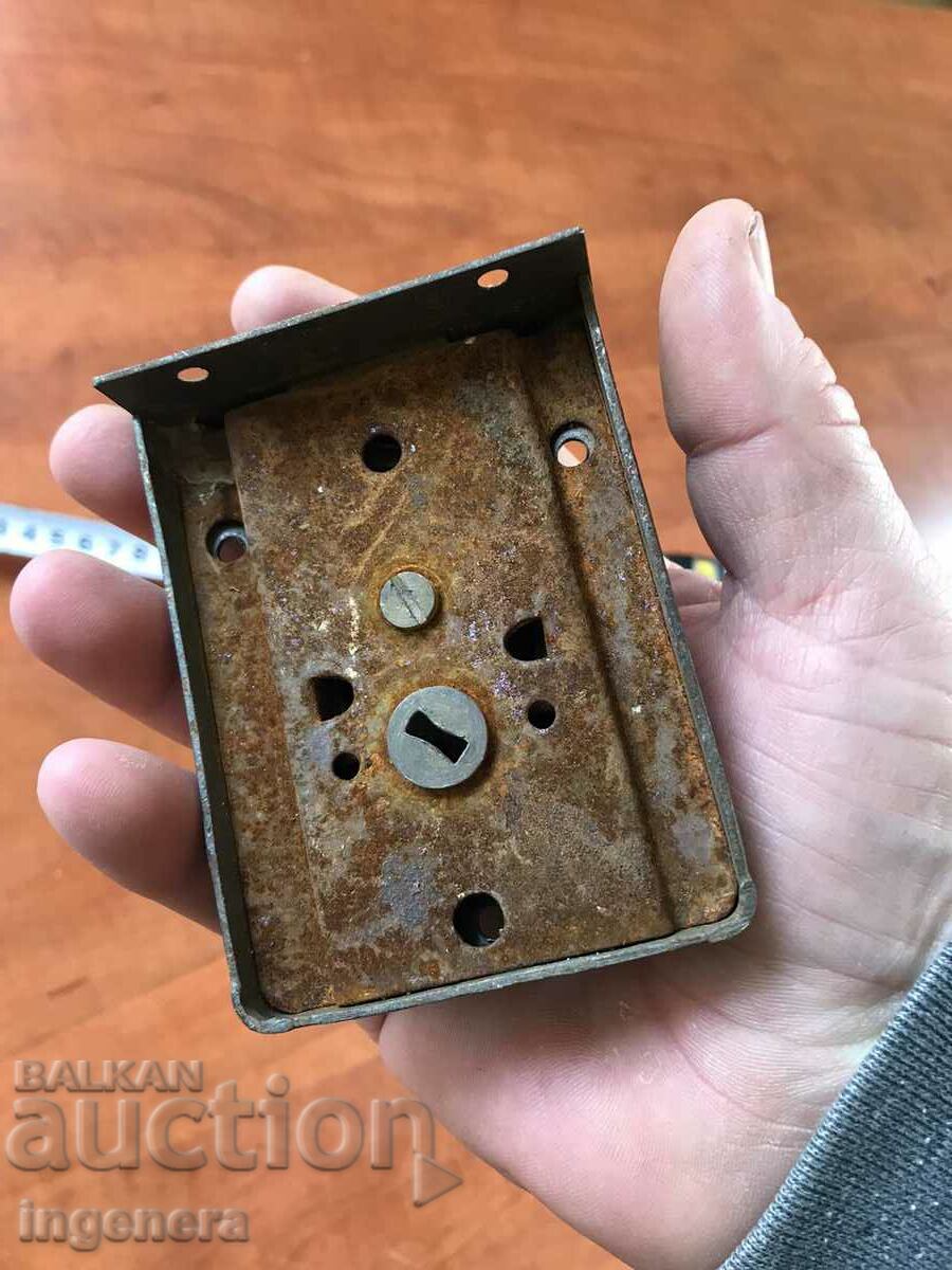 CUT DOOR LOCKING MECHANISM FROM SOCA - 6 CUT DOOR LOCKING MECHANISM FROM SOCA - 6