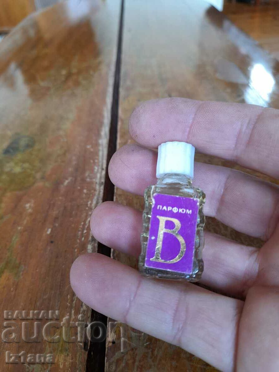 Old perfume V with price 27.00 BGN | € 13.80 Old perfume V with price 27.00 BGN | € 13.80