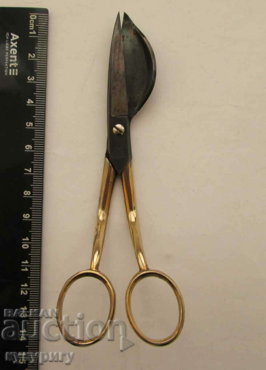 Foarfece vechi Solingen Solingen Dreizack interesante cu aurire cu preț 50.00 BGN | € 25.56 Foarfece vechi Solingen Solingen Dreizack interesante cu aurire cu preț 50.00 BGN | € 25.56