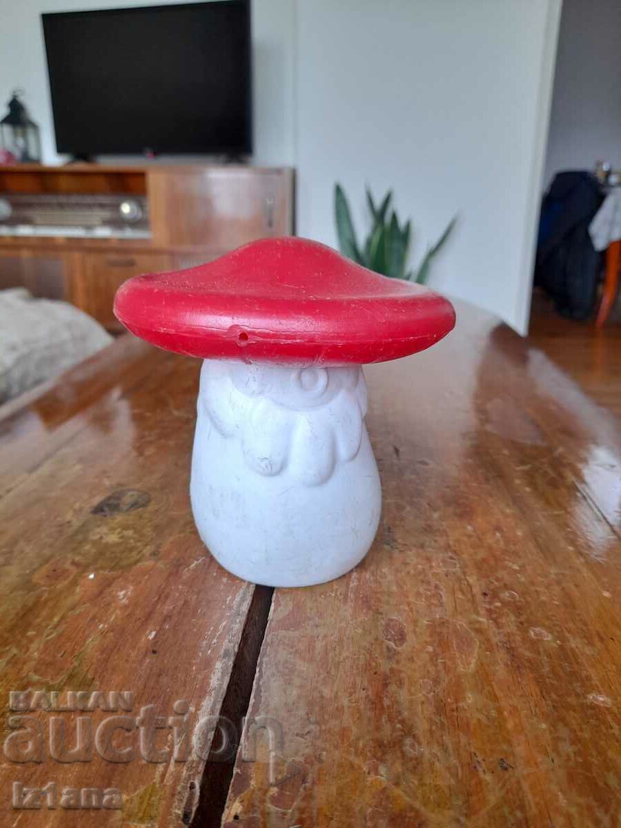 Παλιά κουμπαράς, μανιτάρι με τιμή 22.00 BGN | € 11.25 Παλιά κουμπαράς, μανιτάρι με τιμή 22.00 BGN | € 11.25