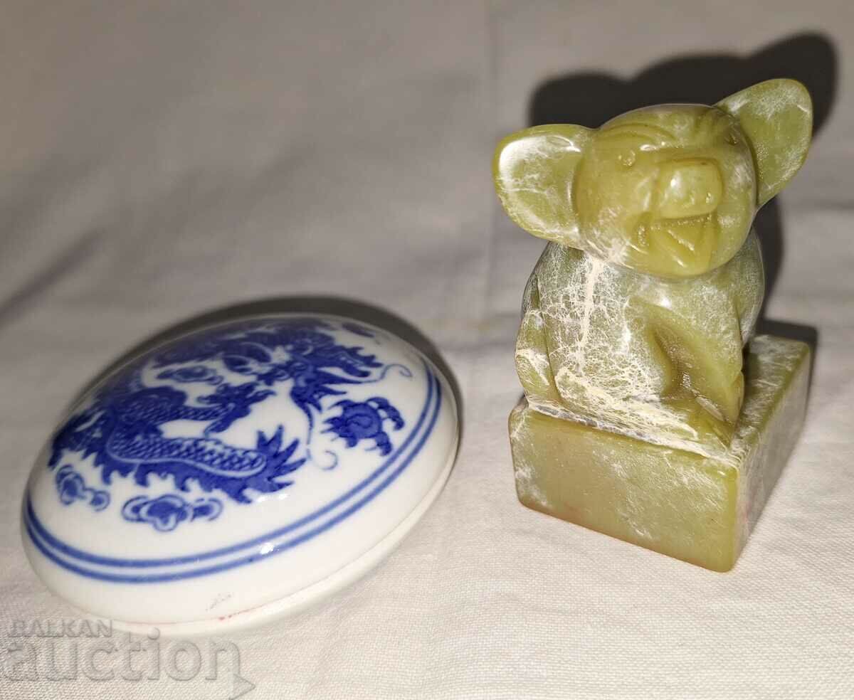 Delivery of Vintage Chinese jade seal, boxed set Delivery of Vintage Chinese jade seal, boxed set