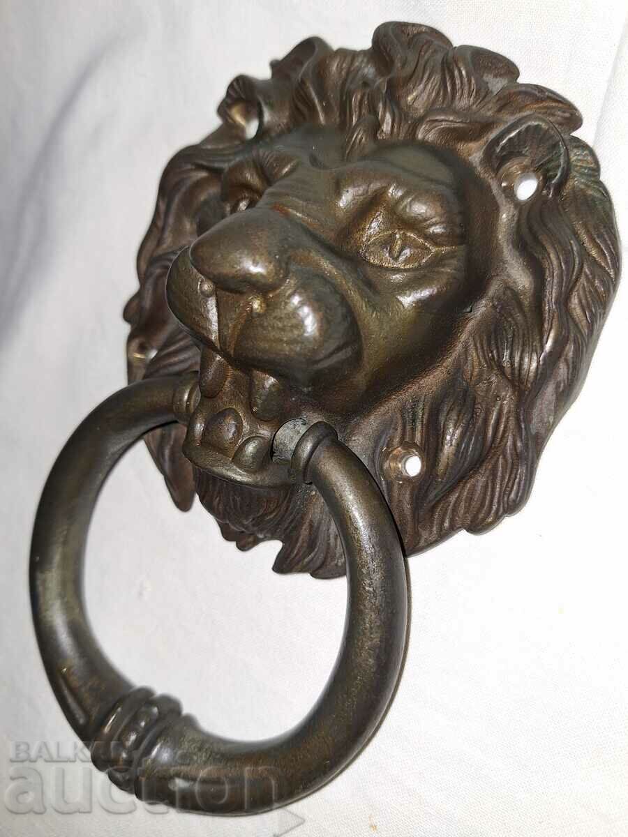 Old Bronze Lion Neck Knocker with price 95.00 BGN | € 48.57 Old Bronze Lion Neck Knocker with price 95.00 BGN | € 48.57