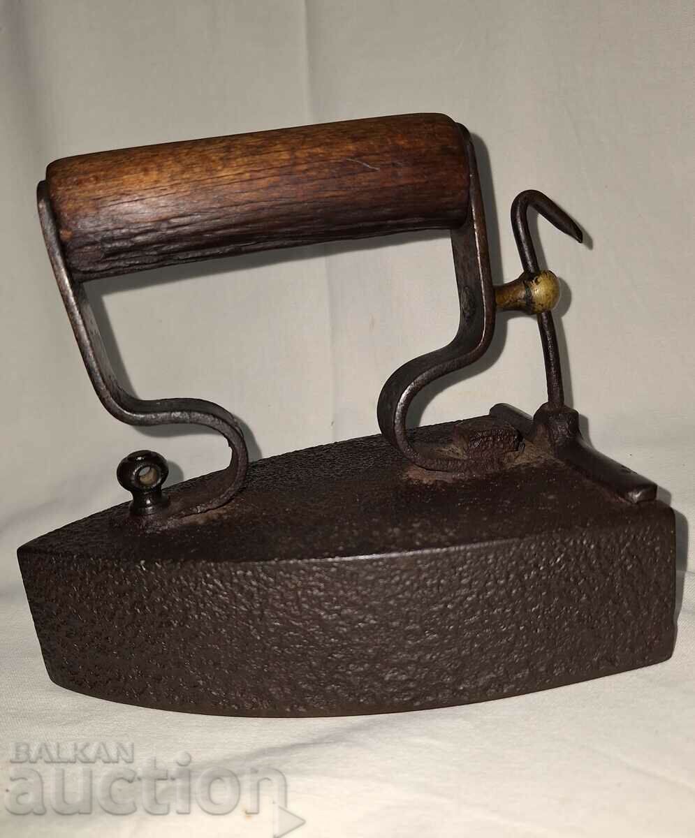 Old cast iron--Eskilstuna with price 80.00 BGN | € 40.90 Old cast iron--Eskilstuna with price 80.00 BGN | € 40.90