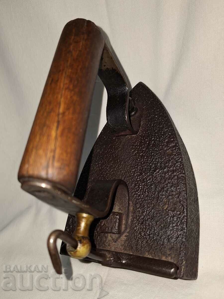 Auction  Old cast iron--Eskilstuna