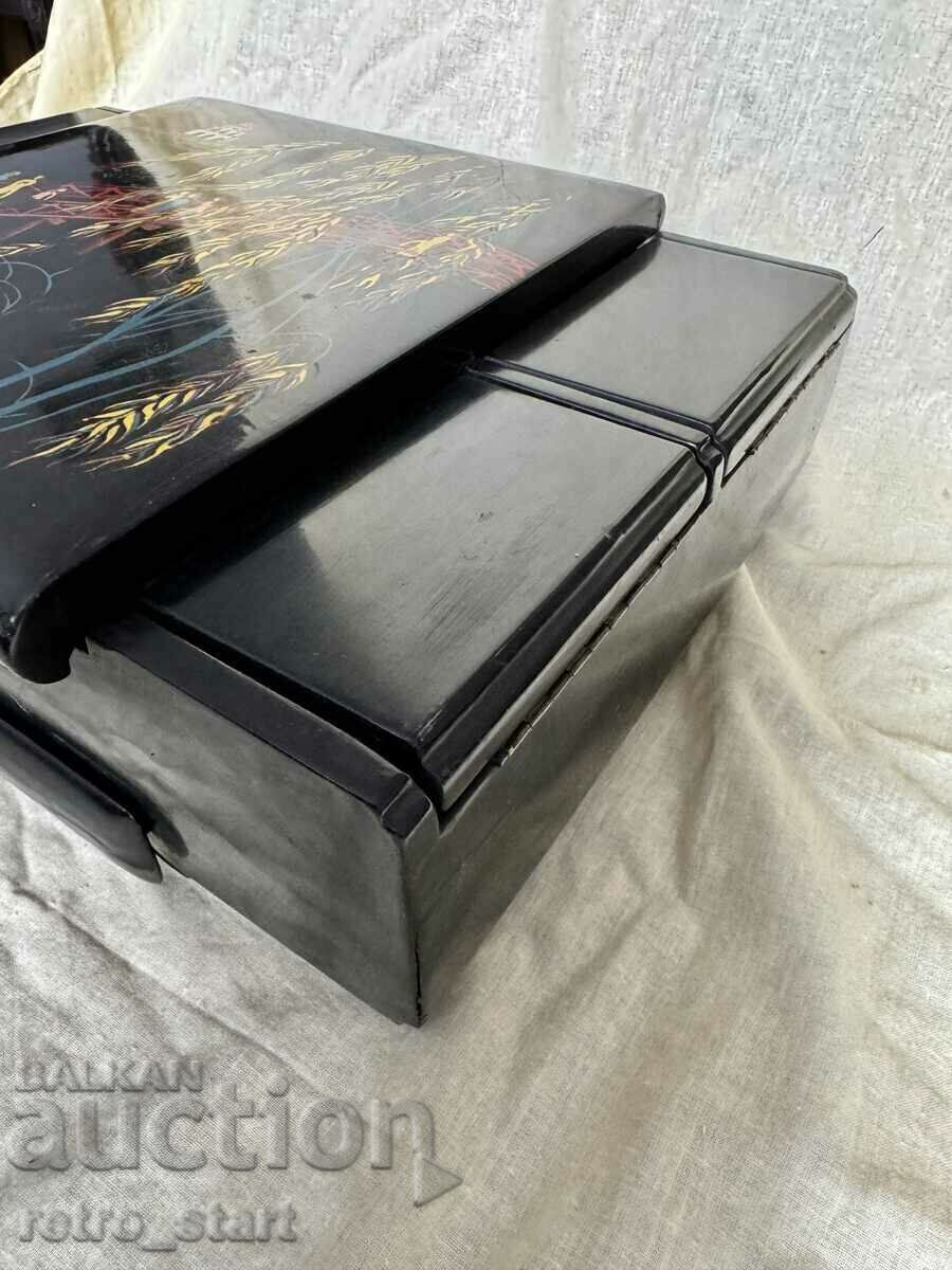 Asian toiletry and jewelry box - 7 Asian toiletry and jewelry box - 7