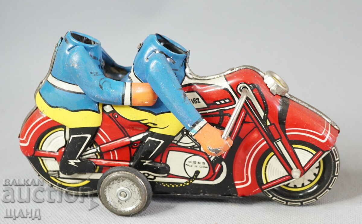 MF 162 Old metal toy model motorbike with bikers