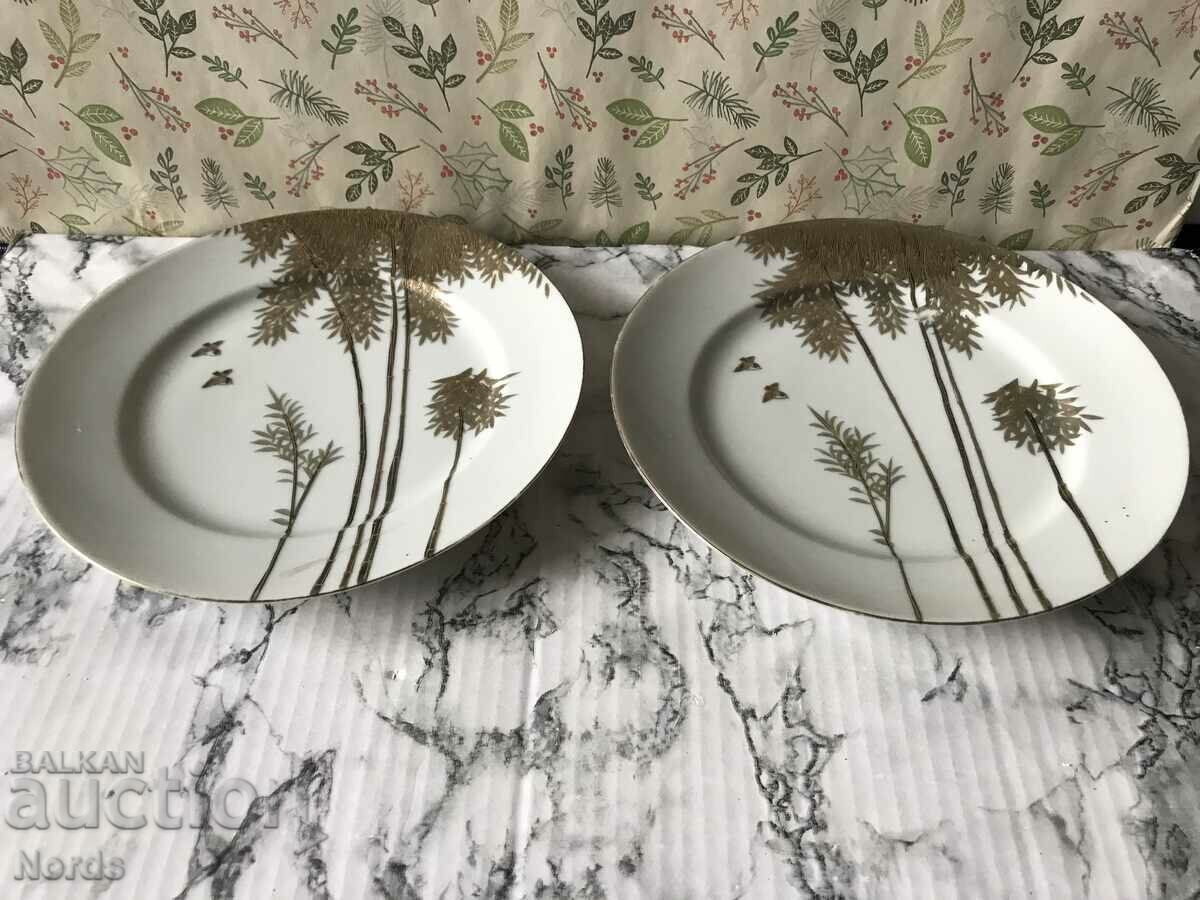 Porcelain plates with markings