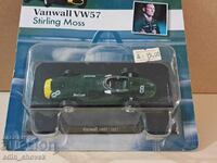 1/43 Altaya/IXO Vanwall VW57 Stirling Moss 1957. New