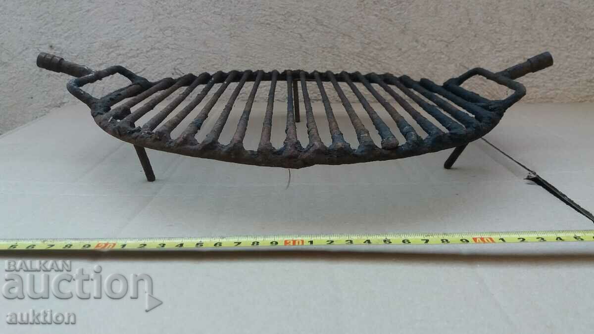 Auction MASSIVE METAL GRILL, BARBECUE Auction MASSIVE METAL GRILL, BARBECUE