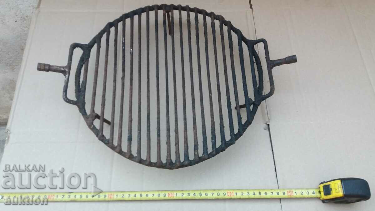 Delivery of MASSIVE METAL GRILL, BARBECUE Delivery of MASSIVE METAL GRILL, BARBECUE