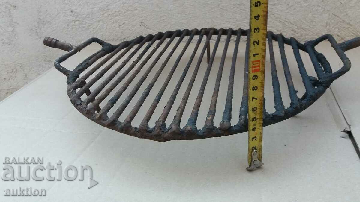 MASSIVE METAL GRILL, BARBECUE - 6 MASSIVE METAL GRILL, BARBECUE - 6