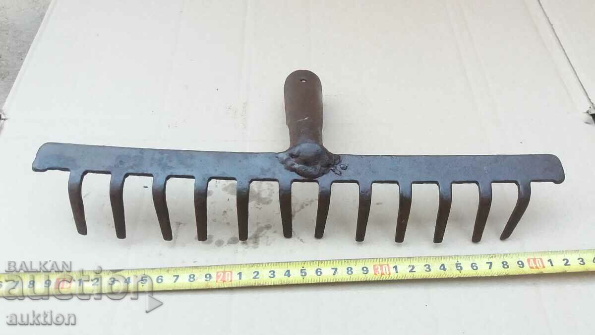 Delivery of OLD MASSIVE RAKE Delivery of OLD MASSIVE RAKE