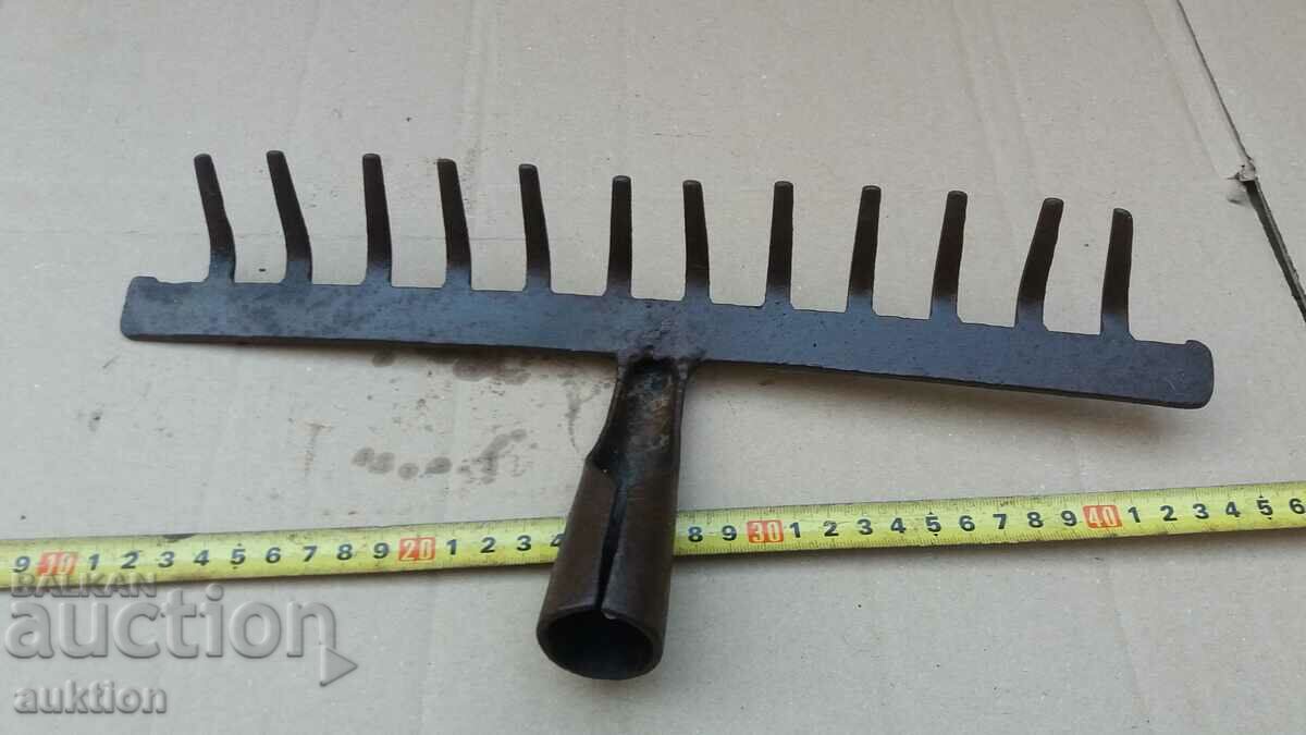 OLD MASSIVE RAKE - 5 OLD MASSIVE RAKE - 5