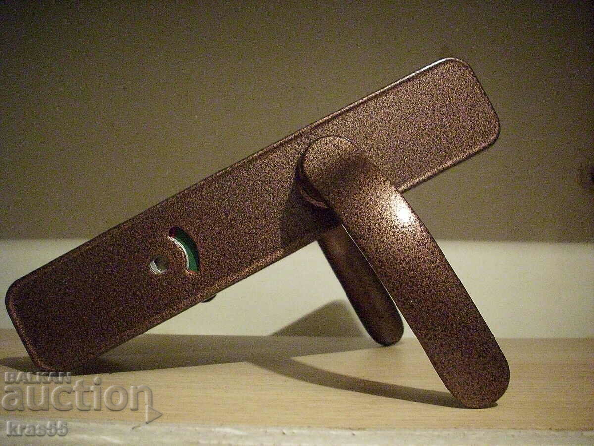 Mânerul ușii de serviciu cu preț 8.00 BGN | € 4.09