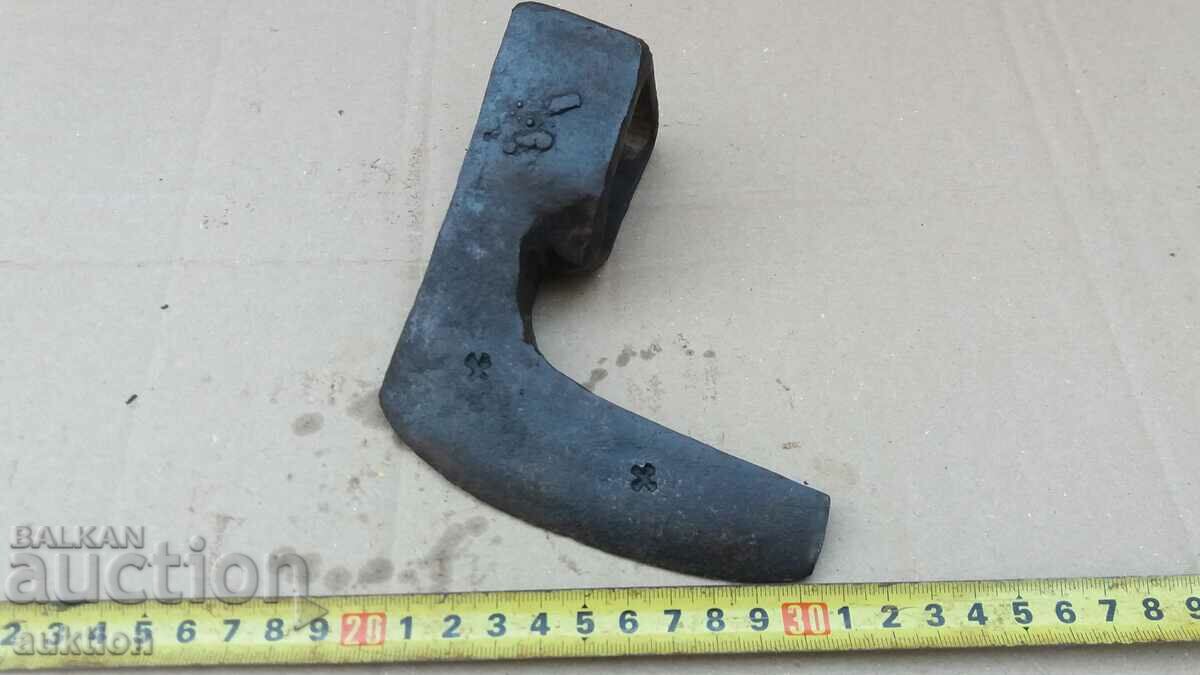 Auction MASSIVE AX WITH MARKING Auction MASSIVE AX WITH MARKING