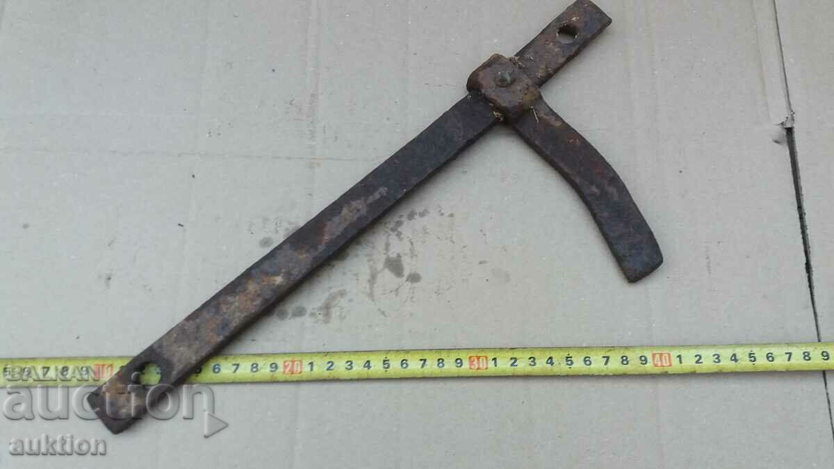 Auction SOLID METAL BLADE, TOOL Auction SOLID METAL BLADE, TOOL