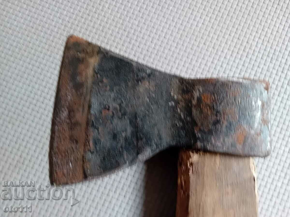 Delivery of OLD LARGE RUSSIAN AX Delivery of OLD LARGE RUSSIAN AX