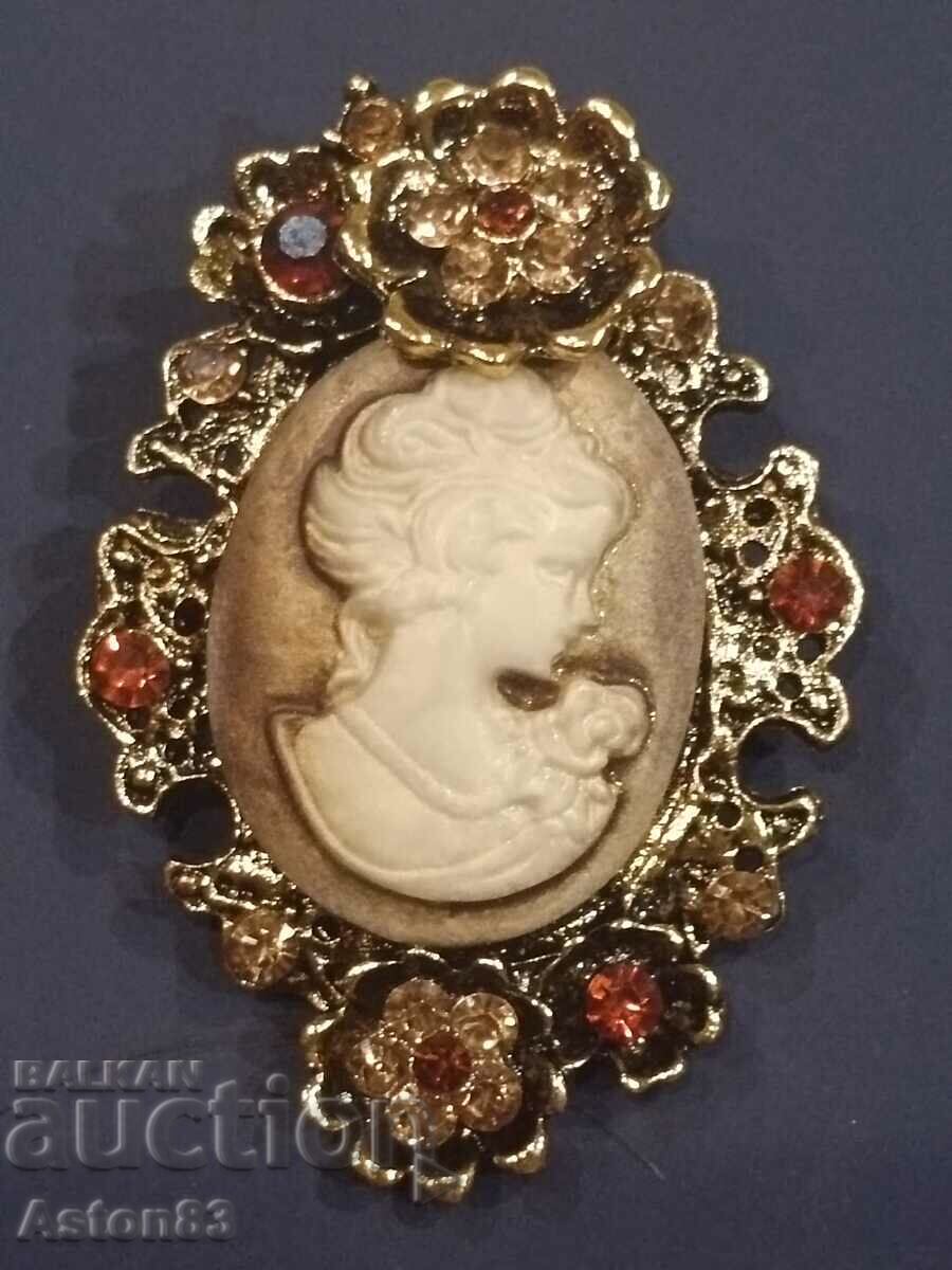 Cameo brooch, vintage