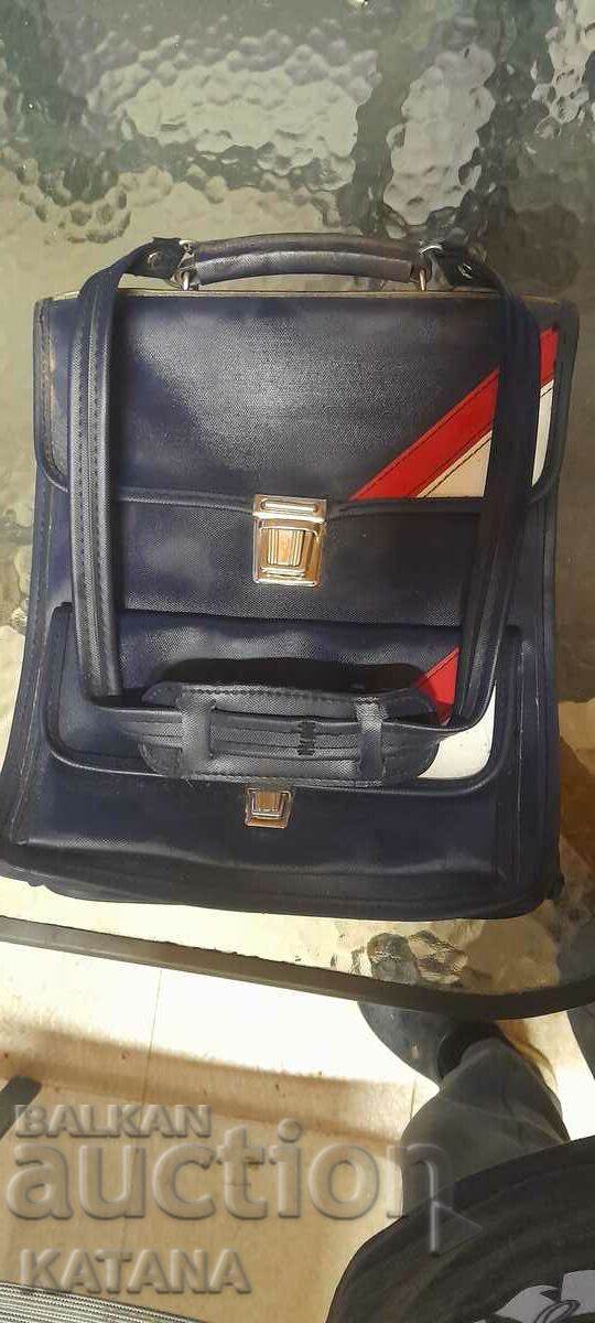 Παλιά σχολική τσάντα με τιμή 60.00 BGN | € 30.68 Παλιά σχολική τσάντα με τιμή 60.00 BGN | € 30.68