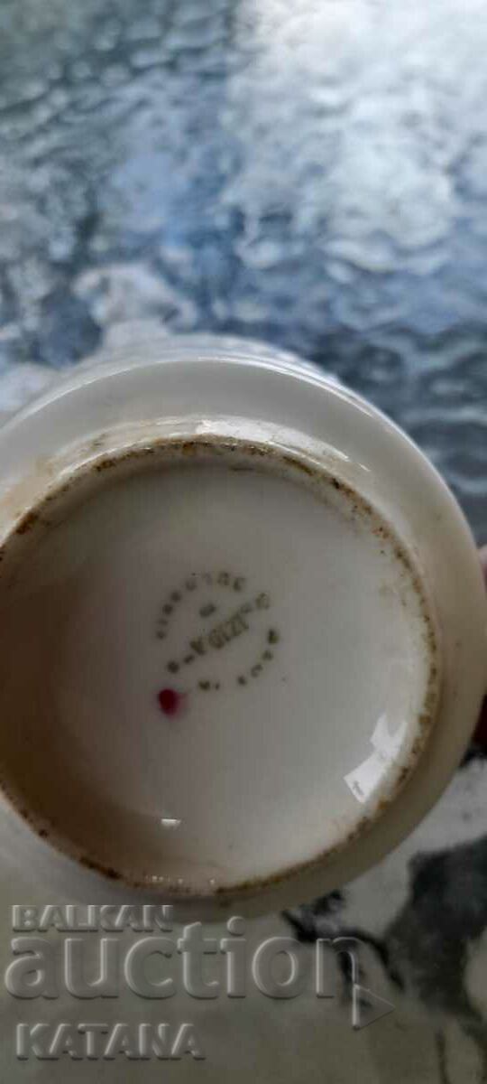 Delivery of Cups Delivery of Cups