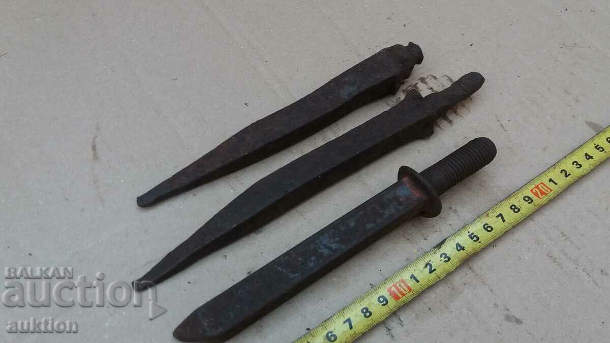 Delivery of LOT OF 3 WEDGES, CUTTERS