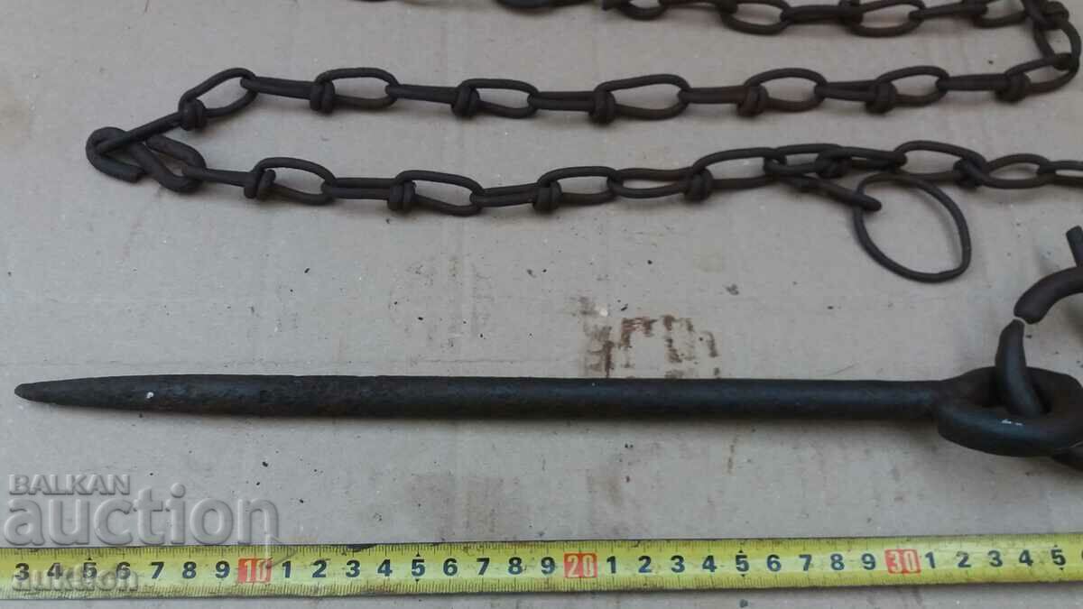 Delivery of OLD SHACK, WEDGE, CHAIN FOR ANIMALS Delivery of OLD SHACK, WEDGE, CHAIN FOR ANIMALS