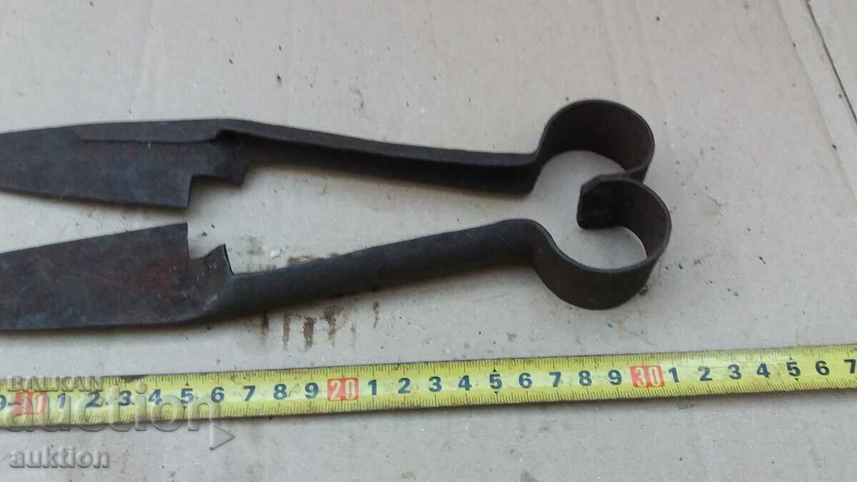 OLD SHEEP SHEARS with price 3.99 BGN | € 2.04 OLD SHEEP SHEARS with price 3.99 BGN | € 2.04