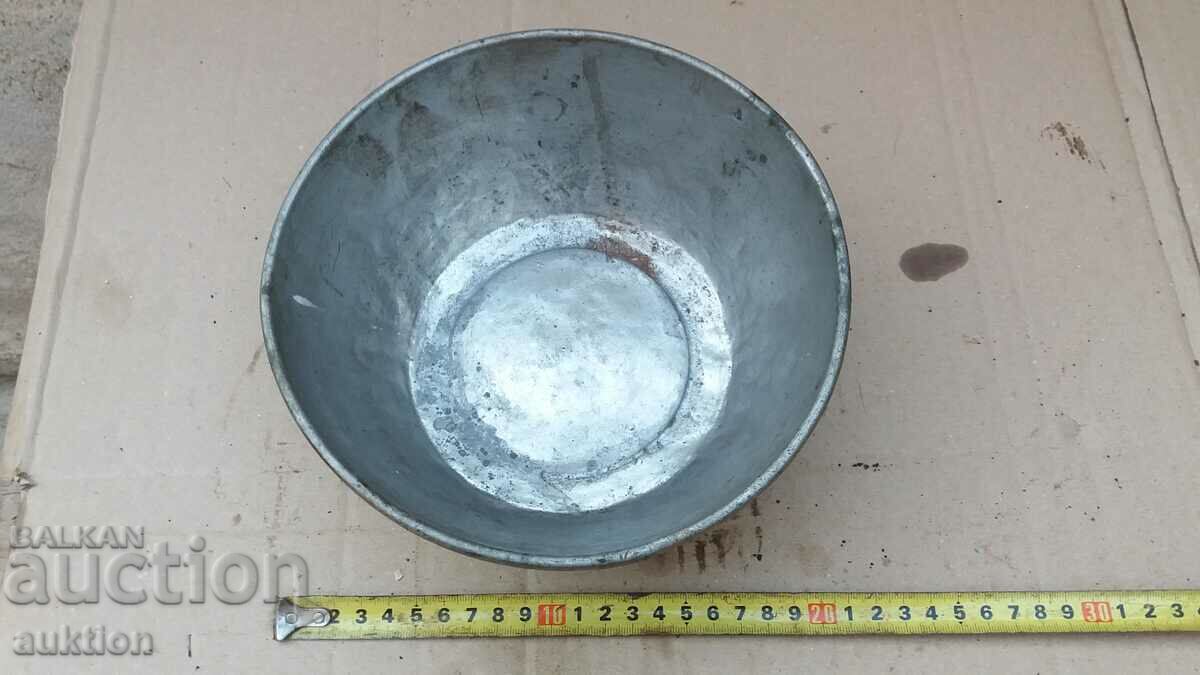 Auction EXCELLENT WROUGHT RENAISSANCE SAUCE, BOWL, TRAY, BOWEL Auction EXCELLENT WROUGHT RENAISSANCE SAUCE, BOWL, TRAY, BOWEL