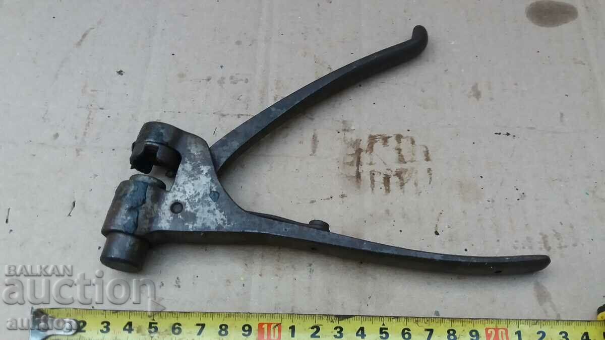old sealing pliers with price 12.99 BGN | € 6.64 old sealing pliers with price 12.99 BGN | € 6.64