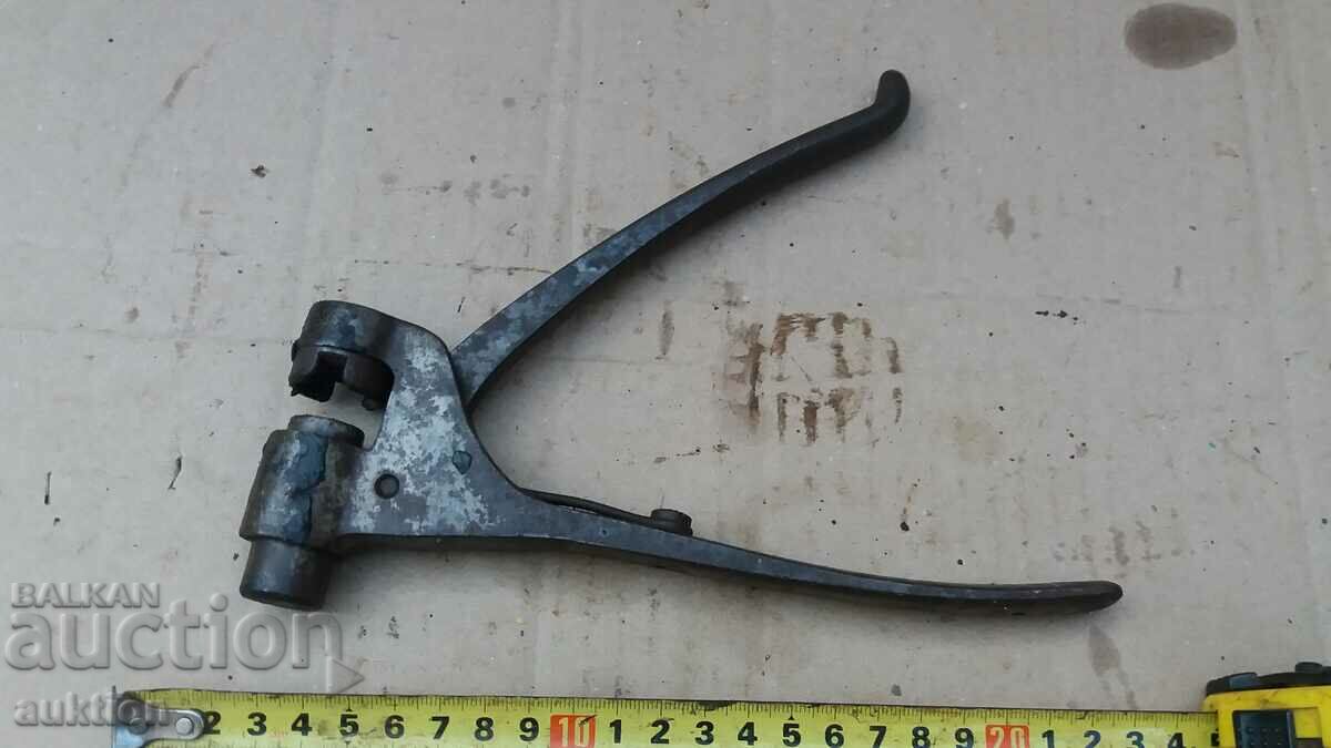 Auction old sealing pliers Auction old sealing pliers
