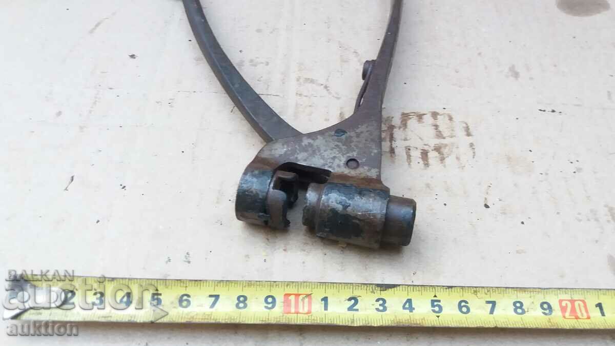 Delivery of old sealing pliers Delivery of old sealing pliers