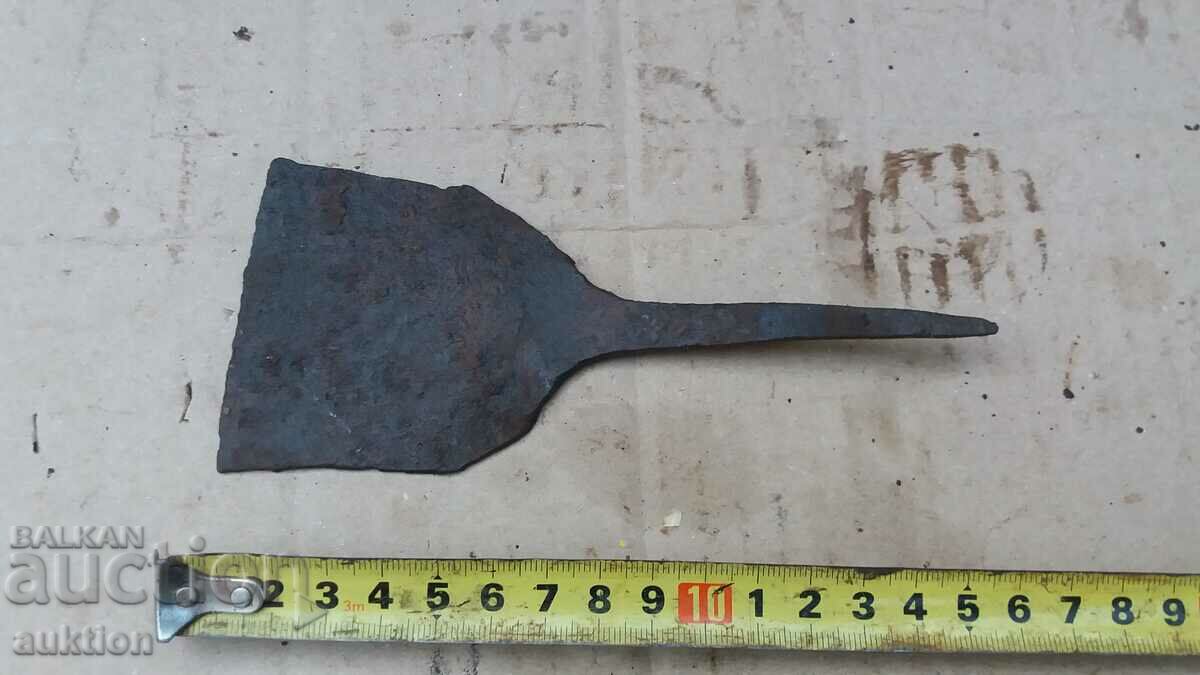 Auction SMALL SCRATCH - WROUGHT IRON REVIVAL Auction SMALL SCRATCH - WROUGHT IRON REVIVAL