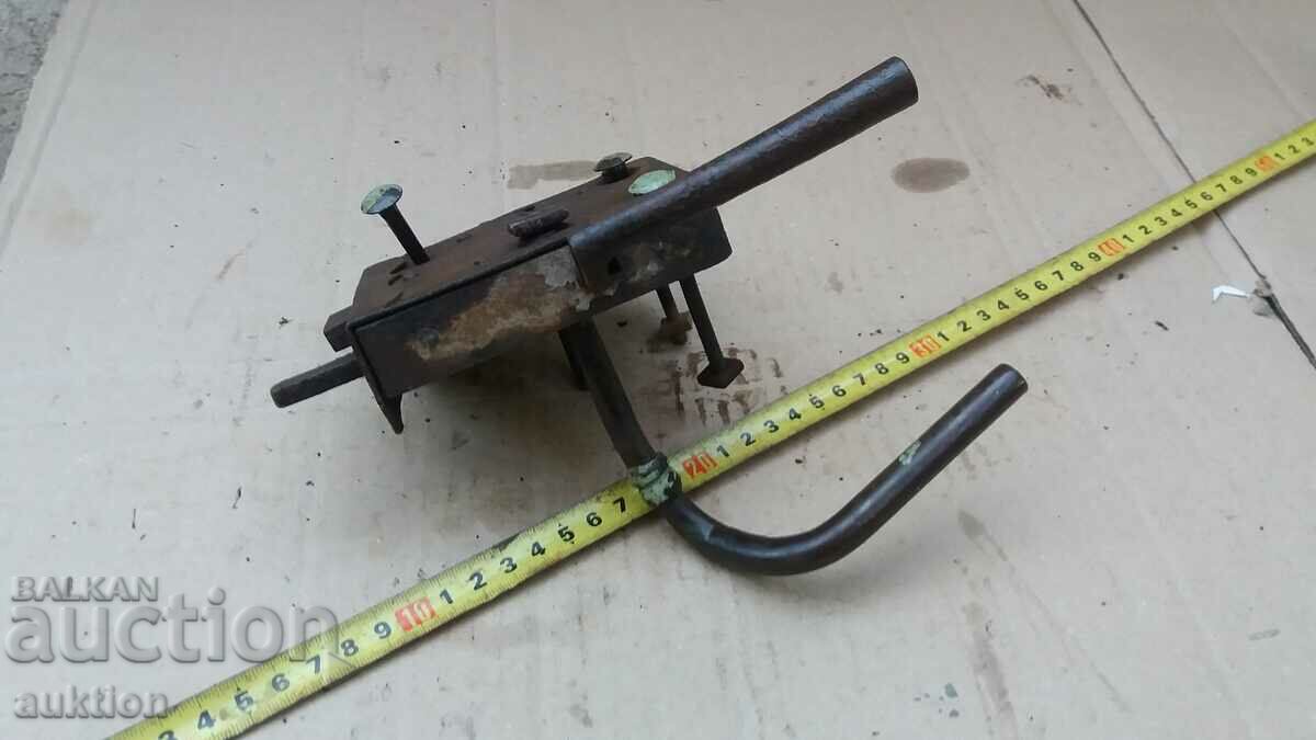 FORGED OLD GATE LOCK - 7 FORGED OLD GATE LOCK - 7