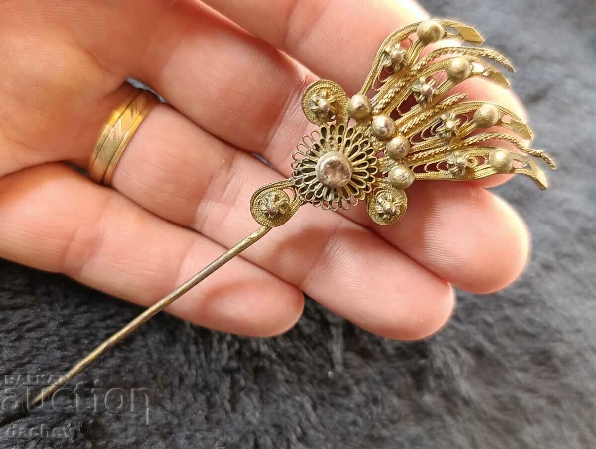 OLD RENAISSANCE FEZ PIN FILIGREE MERCURY GILT